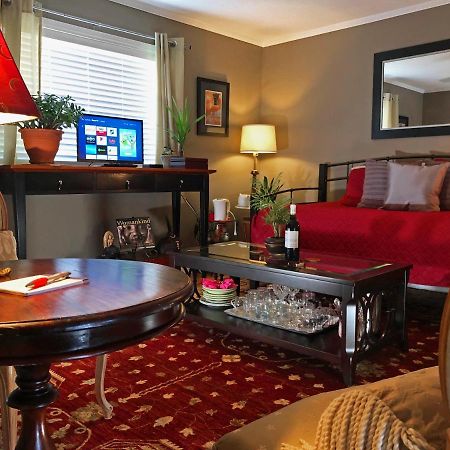 Bed and Breakfast Butler Creek House Ниагара-он-те-Лейк Экстерьер фото